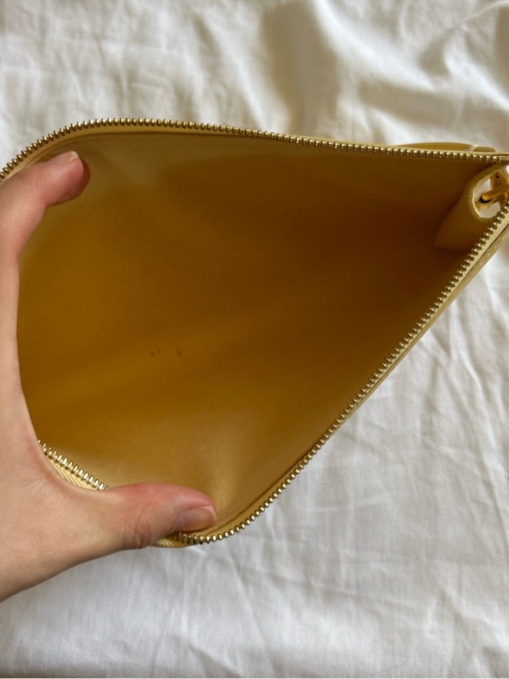 Louis Vuitton butter yellow Epi Pochette - Picture 5 of 8
